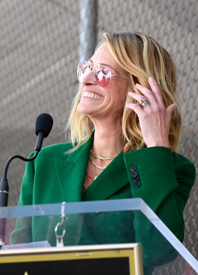 Julia Roberts Stunning Engagement Ring Is Right In Line Julia Roberts Stunning Engagement Ring Is Right In Line