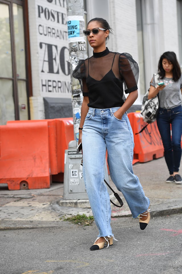How To Style Baggy Jeans The Anti Skinny Jeans Trend Taking Over