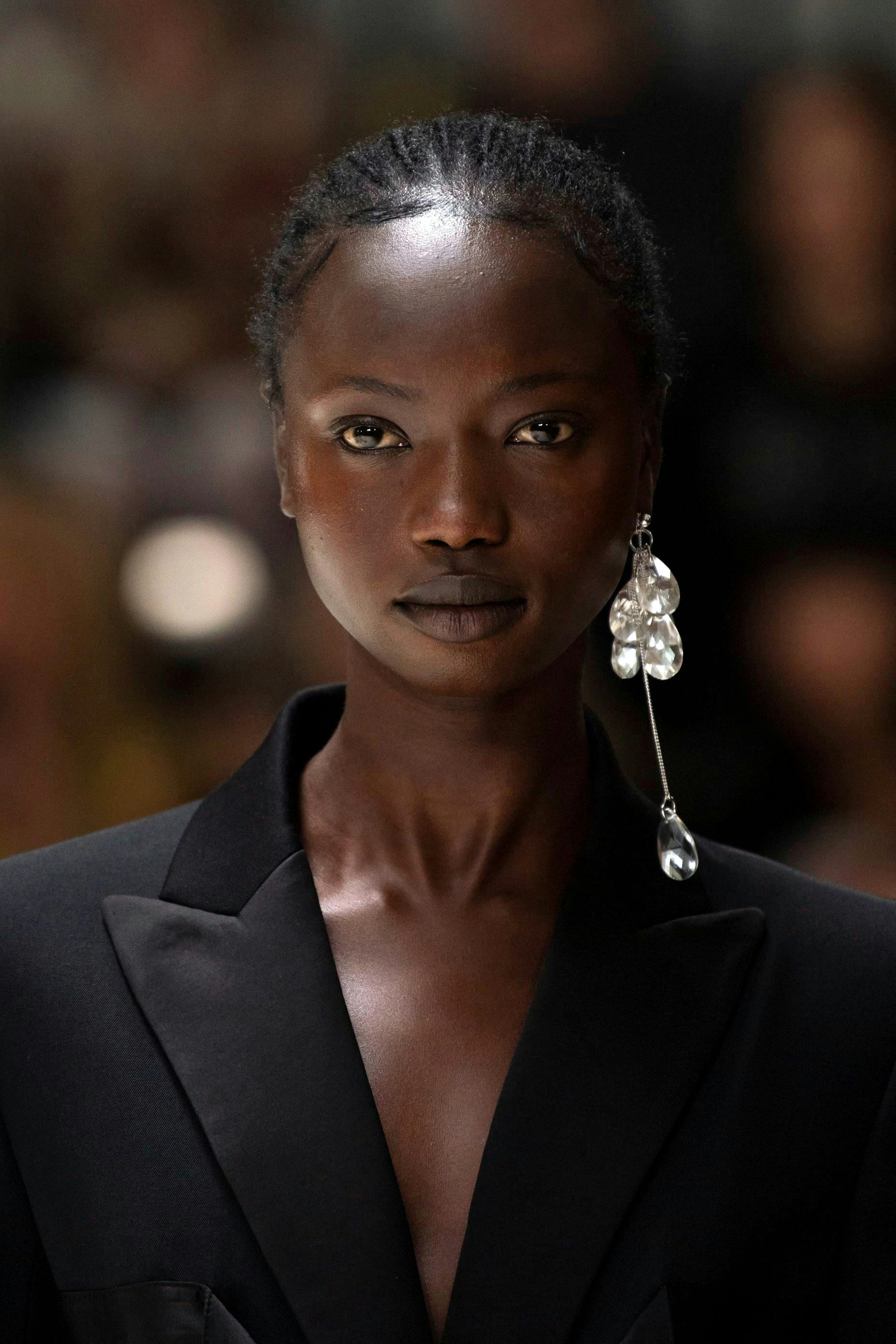 acrylic earrings trend