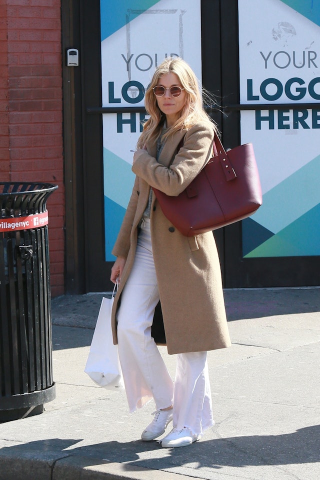 Sienna Miller’s Leather Tote Bag Has Defined Her Spring Wardrobe