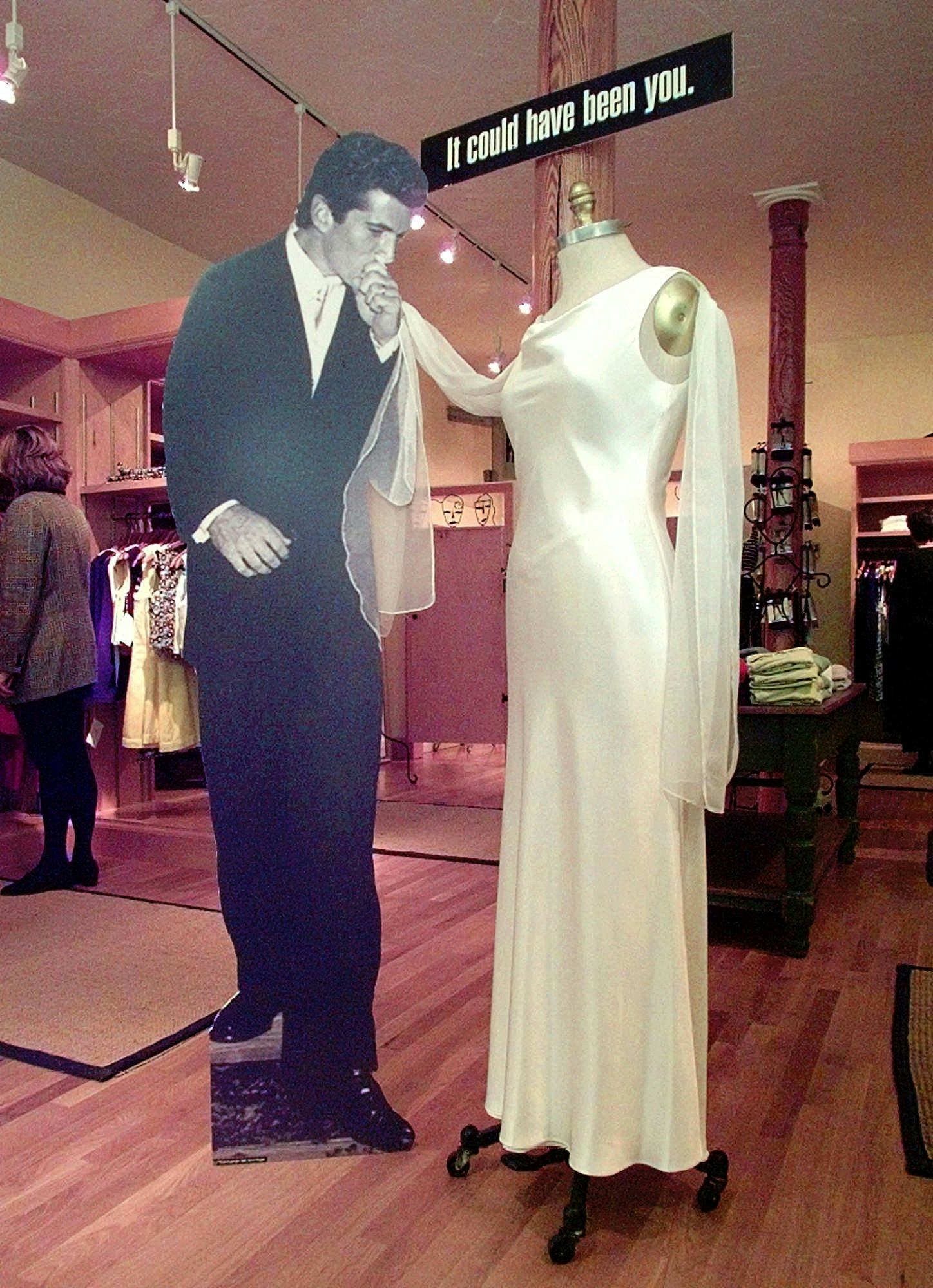 Jfk jr wife wedding dress hotsell