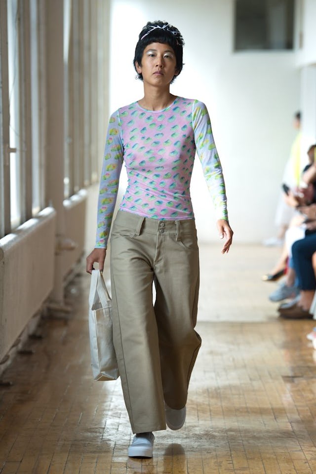 Low Rise Pants Are Back On Trend In Yes Really
