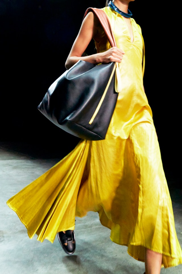 7 Spring 2021 Handbag Trends To Know Now From The Fashion ...