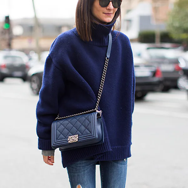 oversized turtleneck sweater outfit