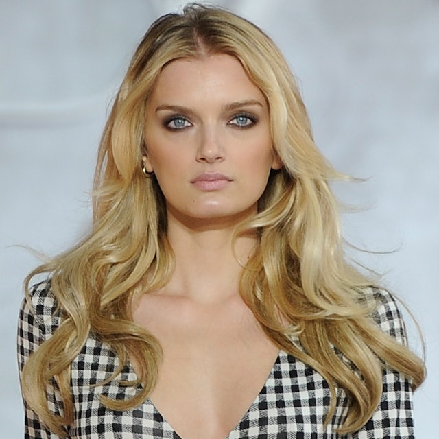 Big Wavy Hair Inspired By The Dvf Runway