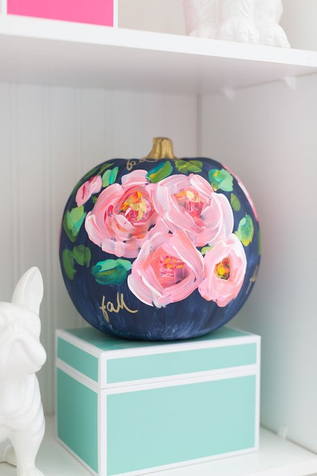 14 Chic Ways To Dress Up Your Pumpkin This Halloween 7928