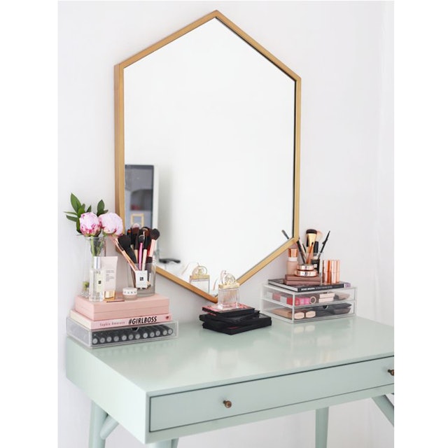 14 Ways To Organize Your Vanity