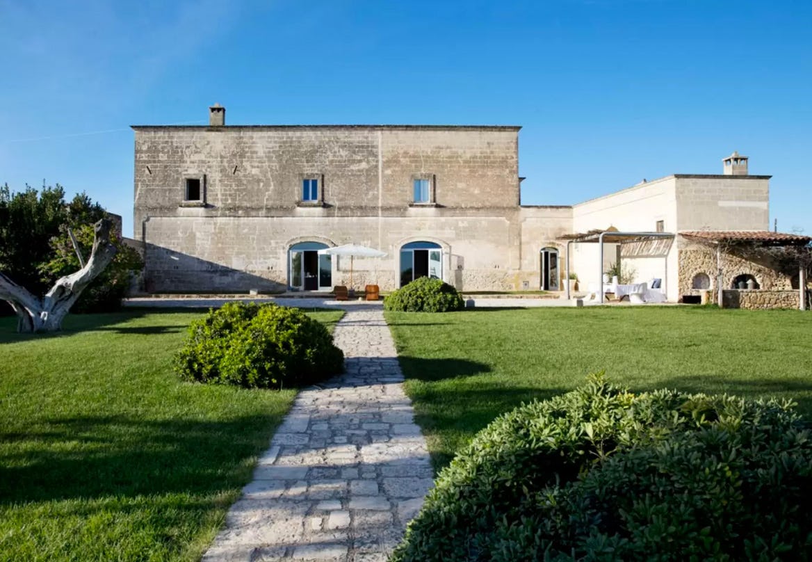 12 Insane Airbnb Homes To With Friends