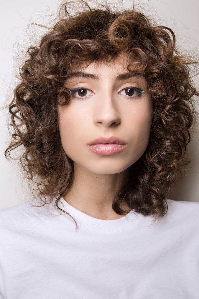7 Easy Ways To Prevent Your Hair From Thinning